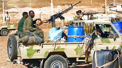 قوات سودانية شبه عسكرية تقوم بدورية على الحدود مع إثيوبيا

